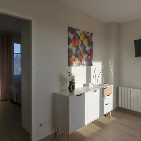 Les Raisins Du Bonheur Bed & Breakfast Puisseguin